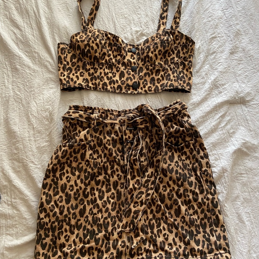 White fox cheetah set